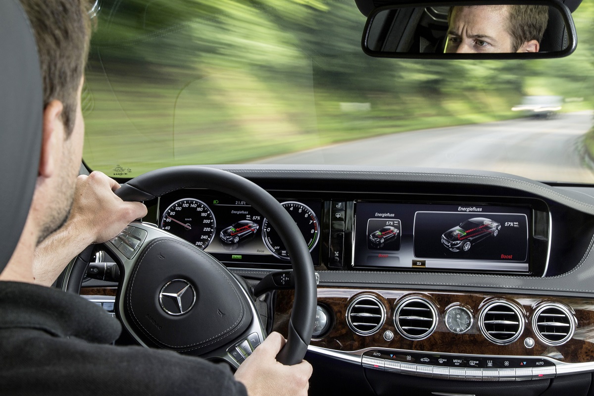 梅赛德斯-奔驰S 500插电式混合动力2013仪表盘