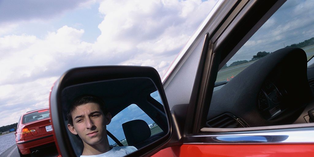 汽车保险为19岁的男性